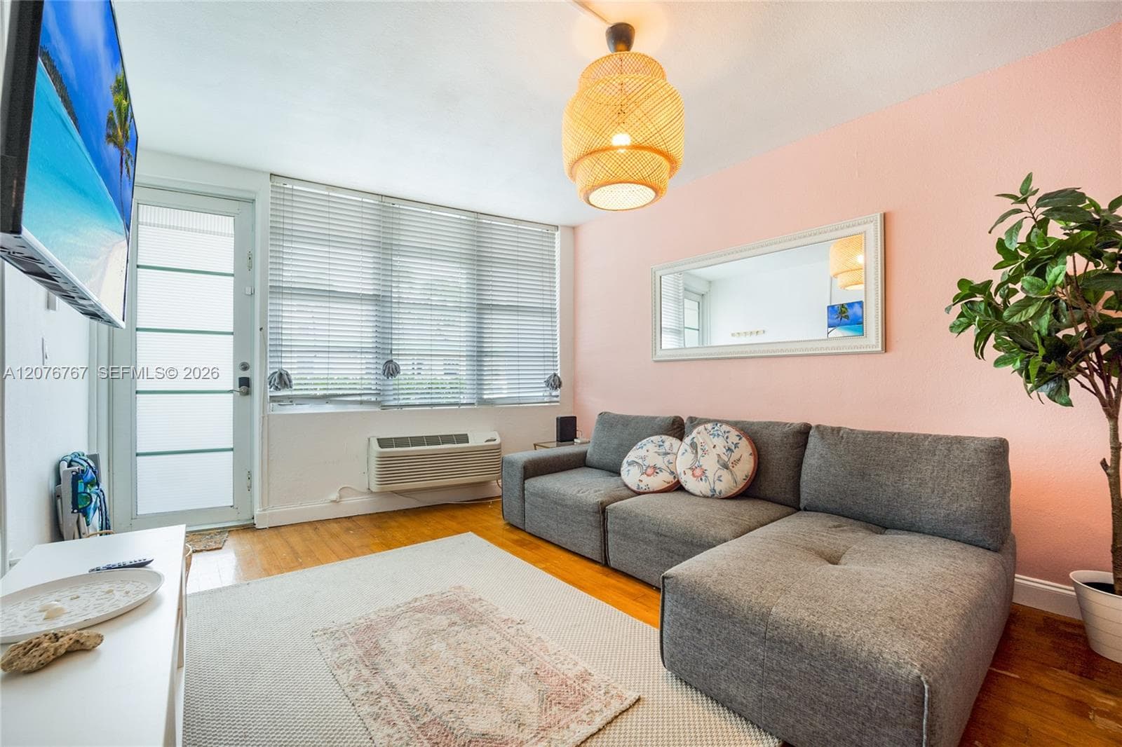 300 74th St # 6, Miami Beach FL 33141