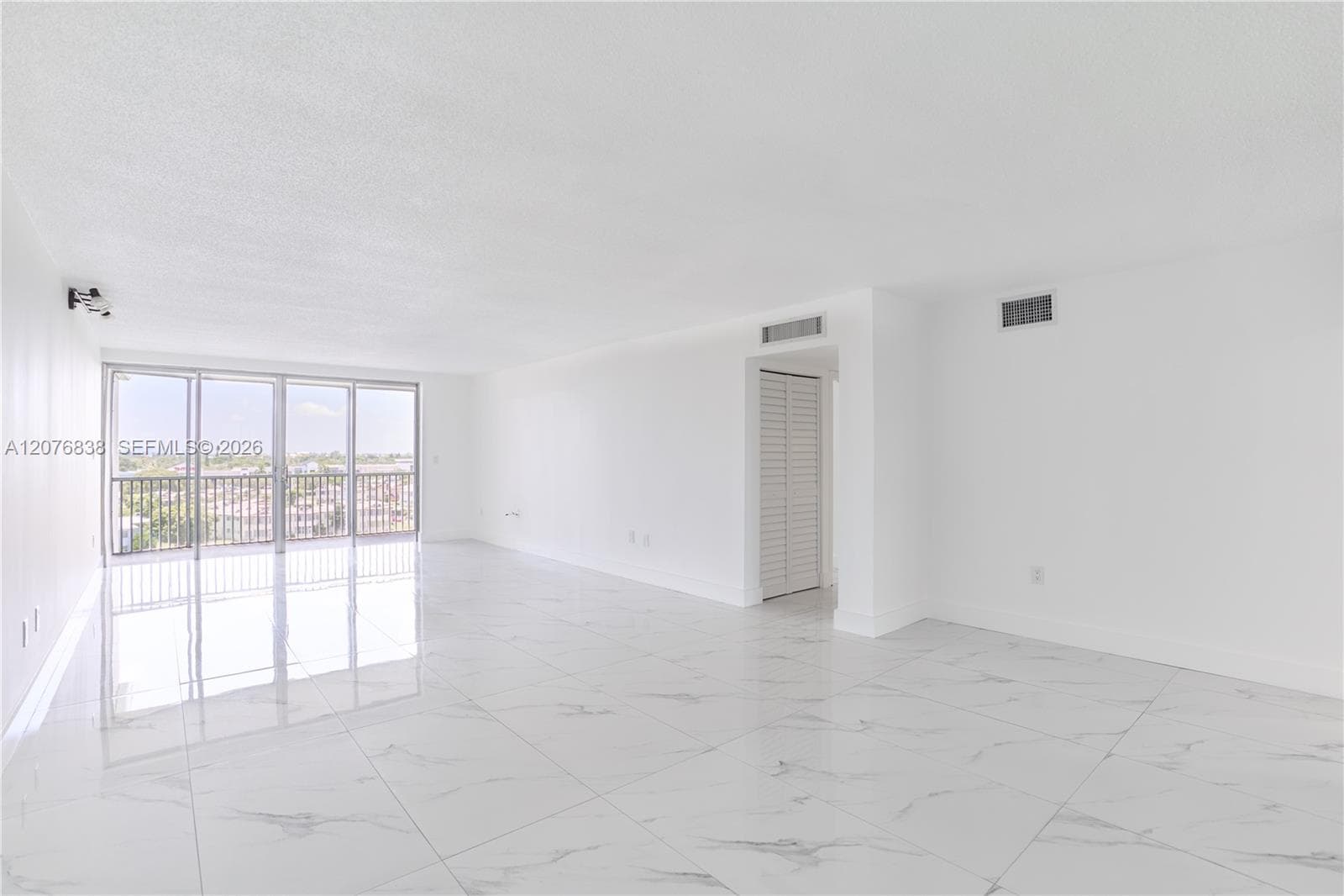 1750 NE 191st St # 4, Miami FL 33179