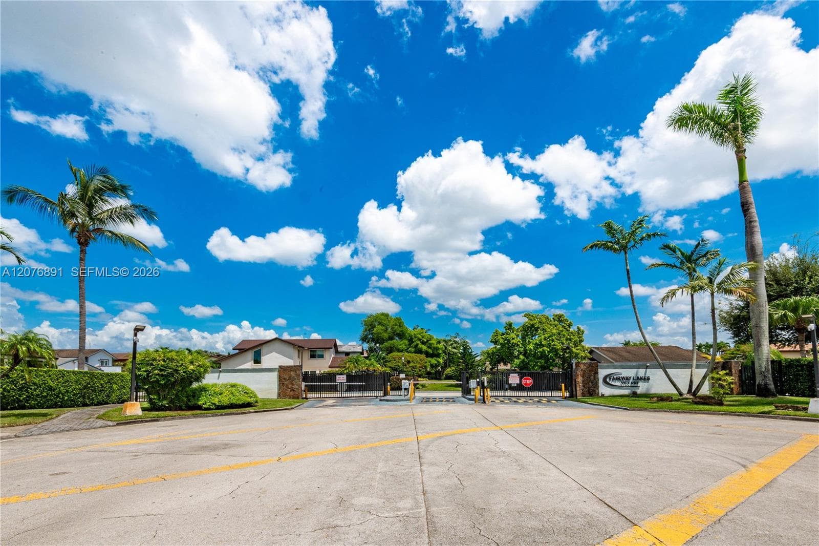 928 NW 106th Ave Cir, Miami FL 33172