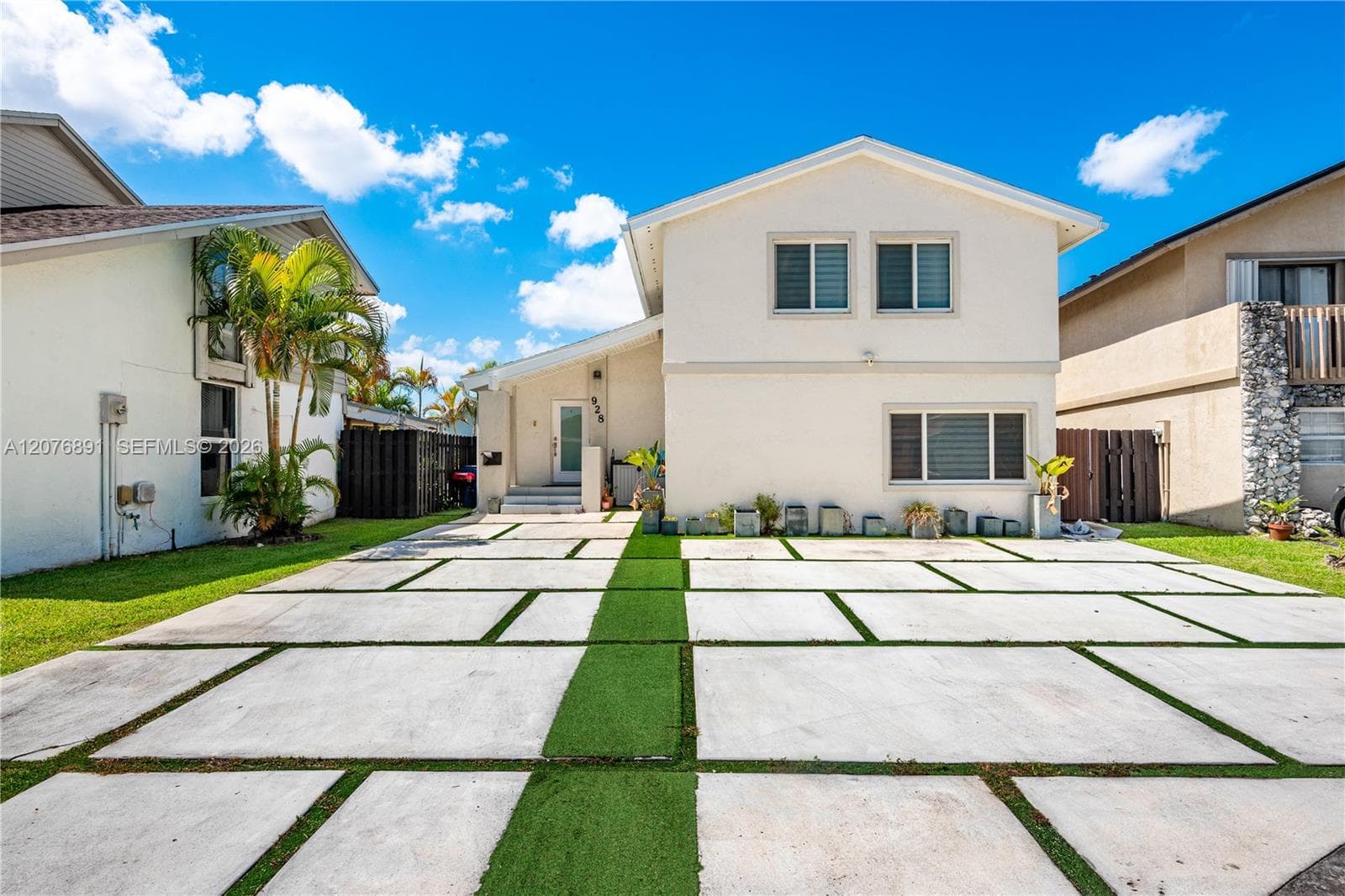 928 NW 106th Ave Cir, Miami FL 33172