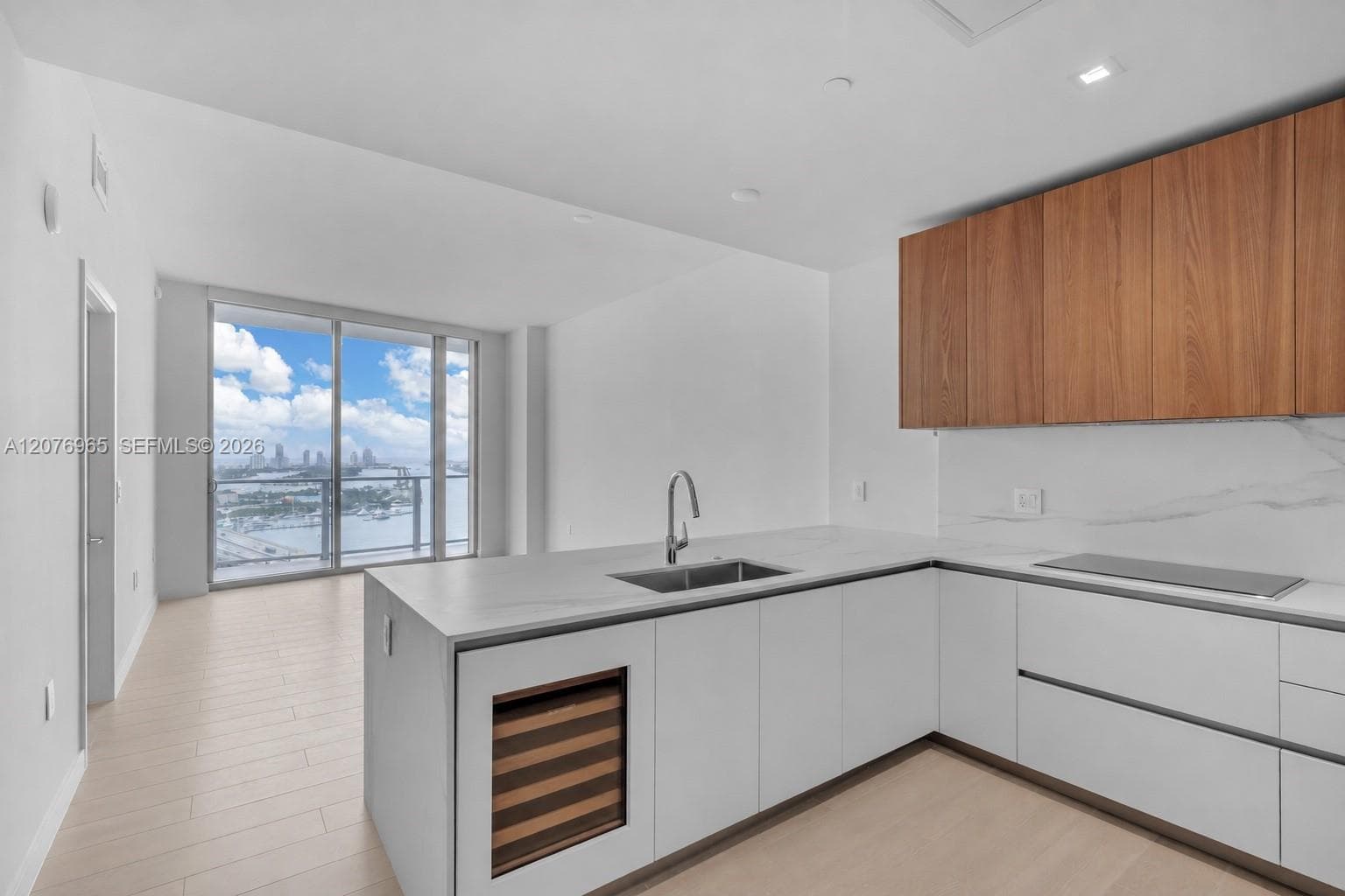 1400 Biscayne Blvd # 2305, Miami FL 33132