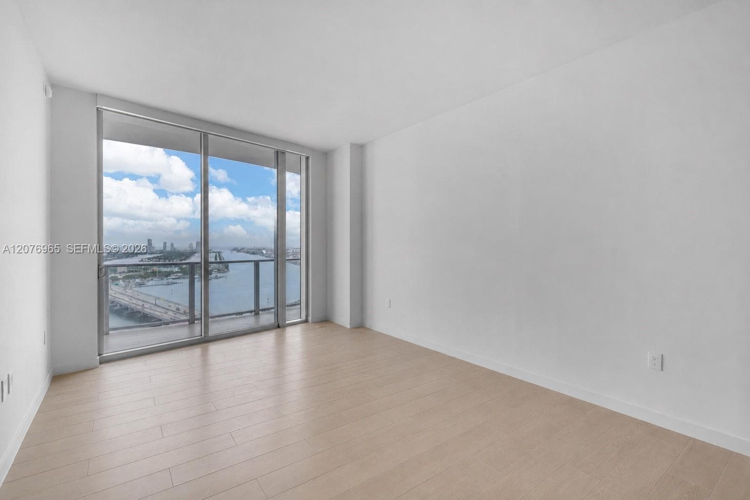 1400 Biscayne Blvd # 2305, Miami FL 33132