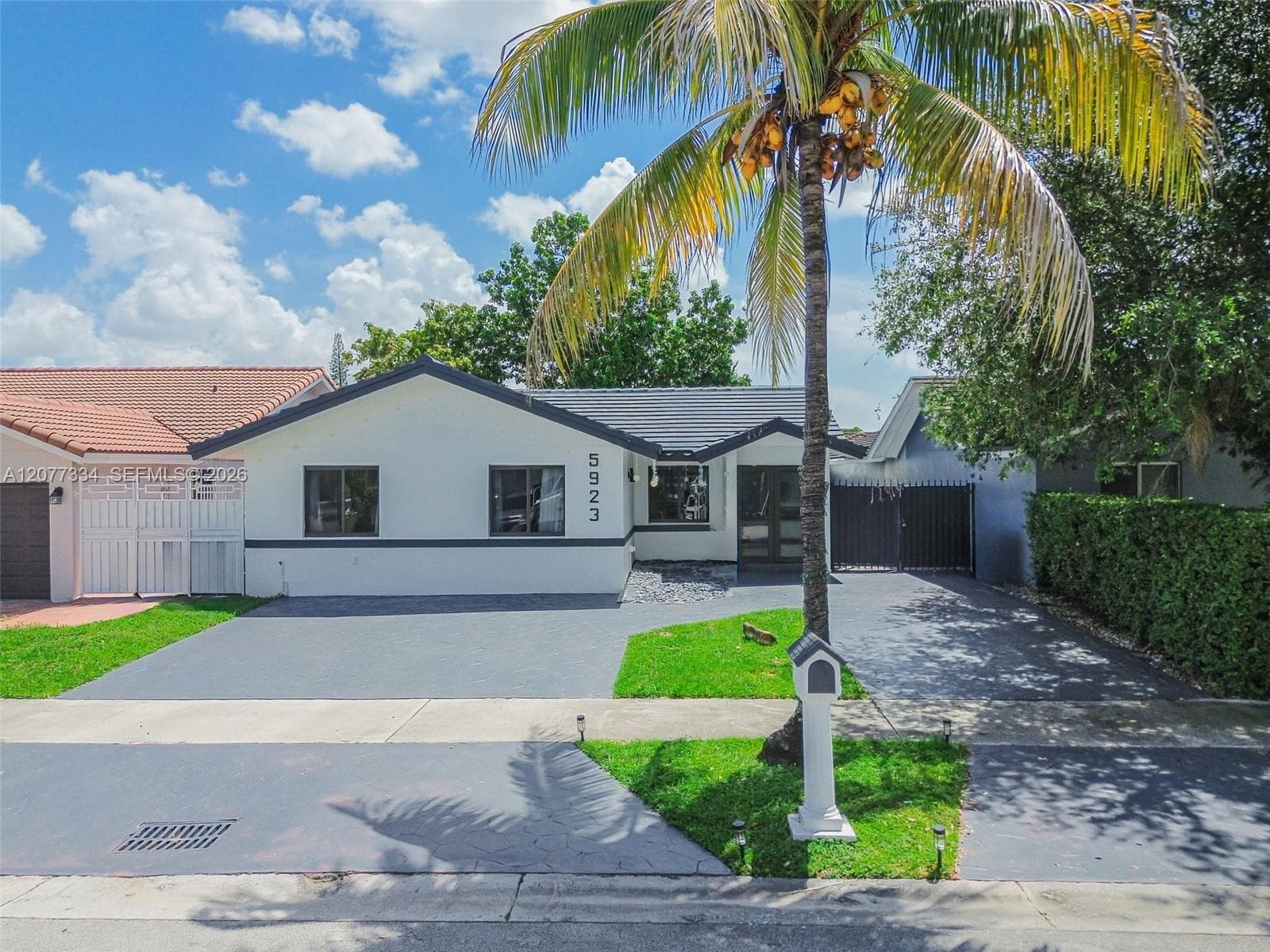 5923 SW 147th Pl, Miami FL 33193
