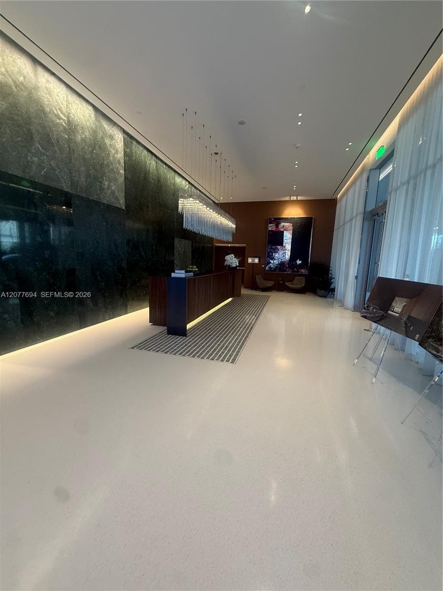 1400 Biscayne Blvd # 209, Miami FL 33132