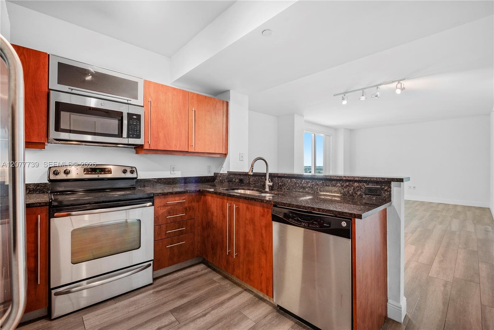7350 SW 89th St # 706S, Miami FL 33156