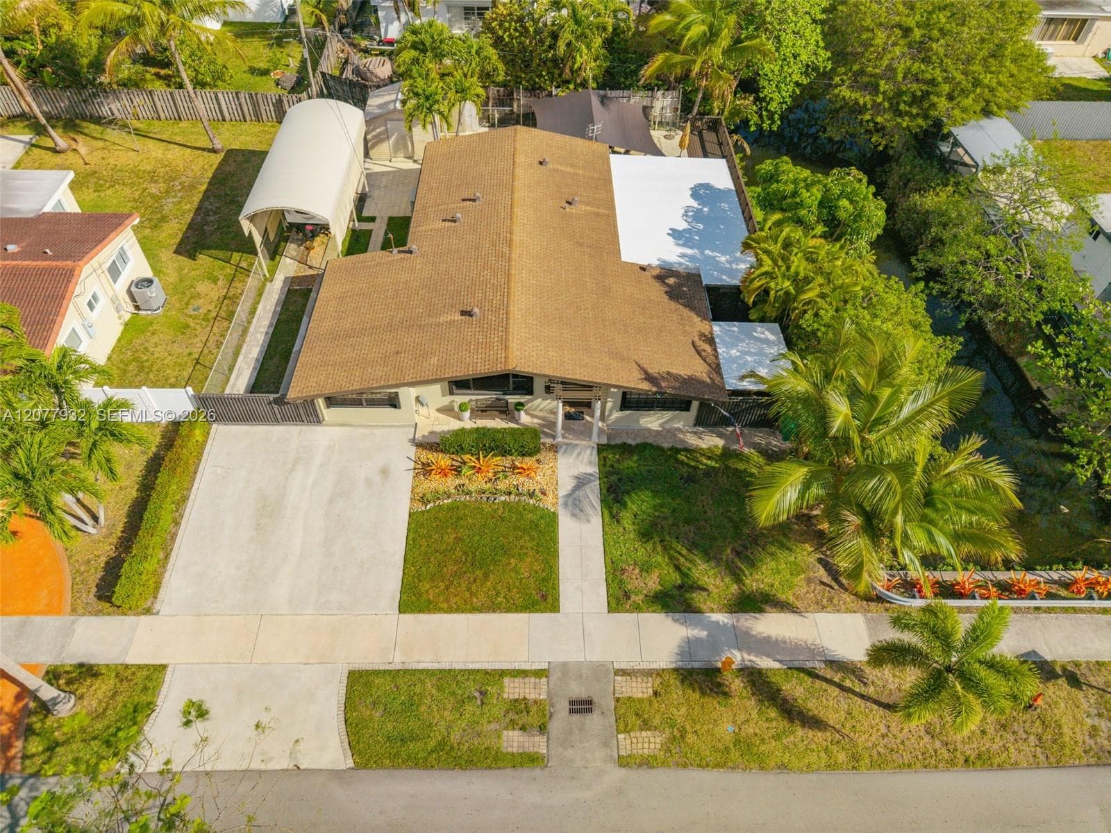 2485 NE 214th St, Miami FL 33180