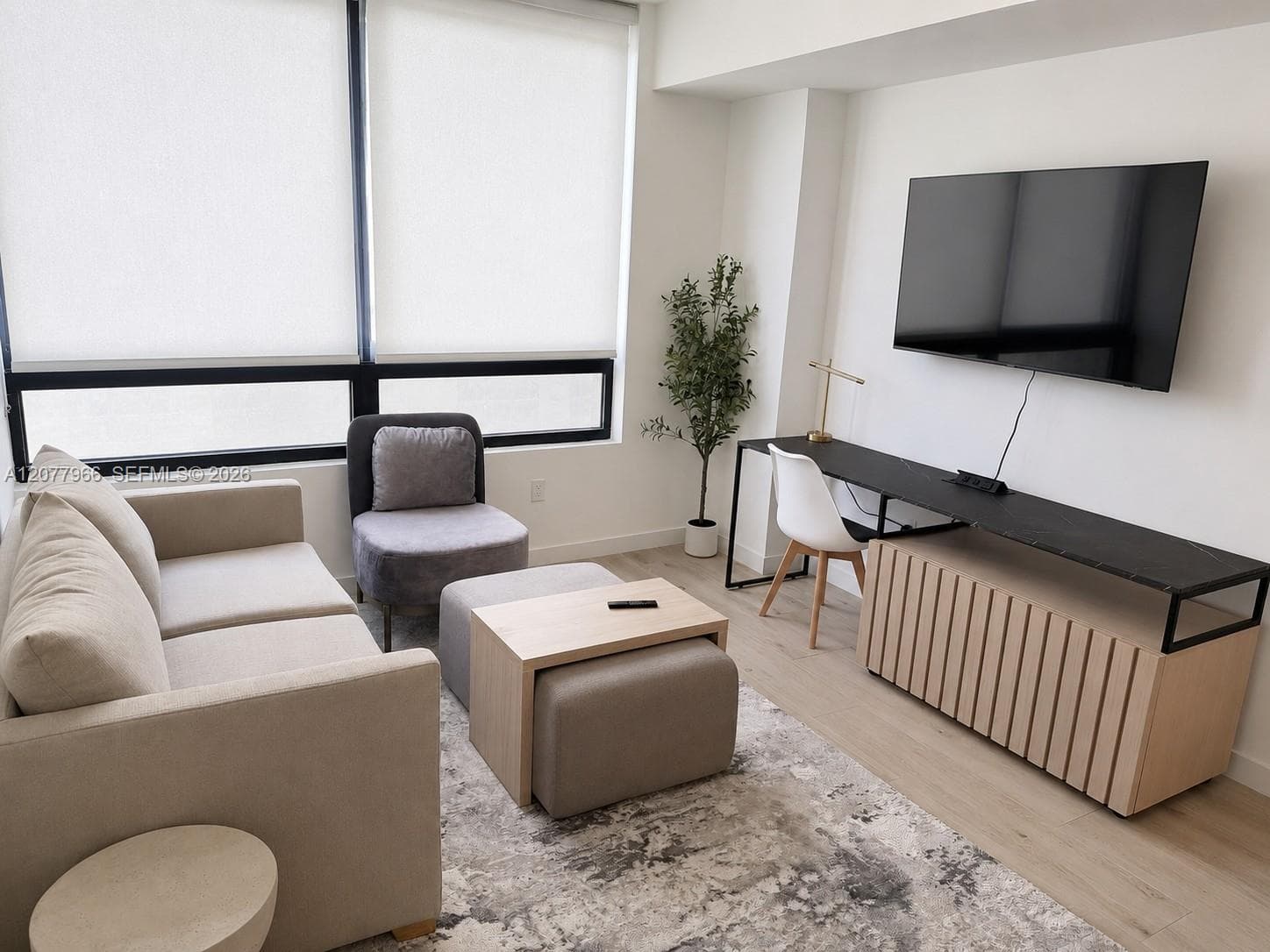 225 N Miami Ave # 2810, Miami FL 33128