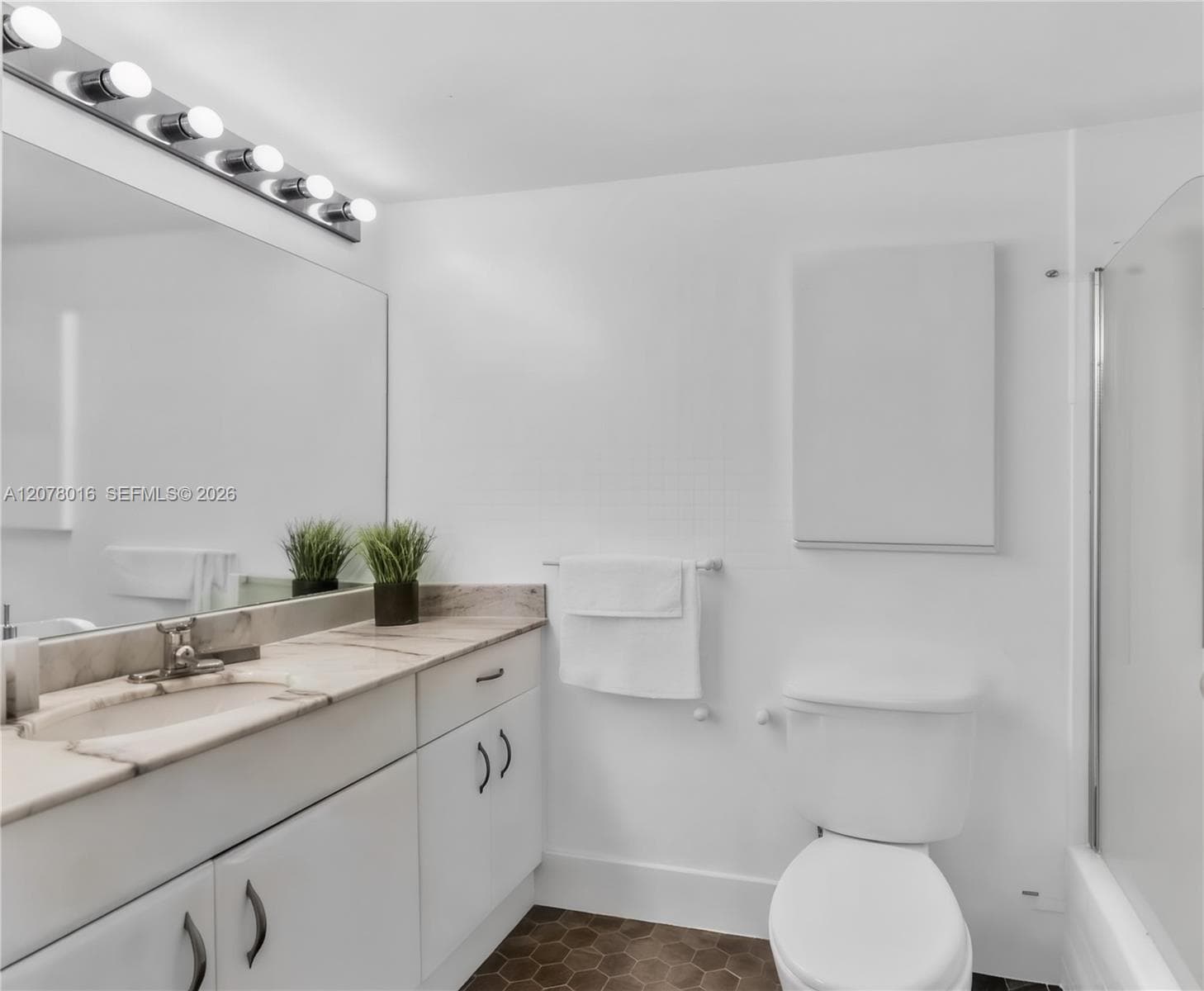 1200 Brickell Bay Dr # 2510, Miami FL 33131