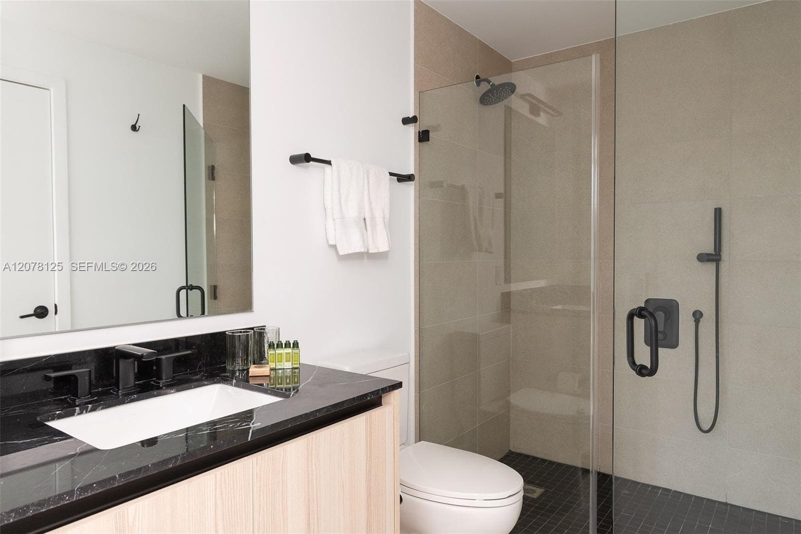 225 N Miami Ave # 2107, Miami FL 33128