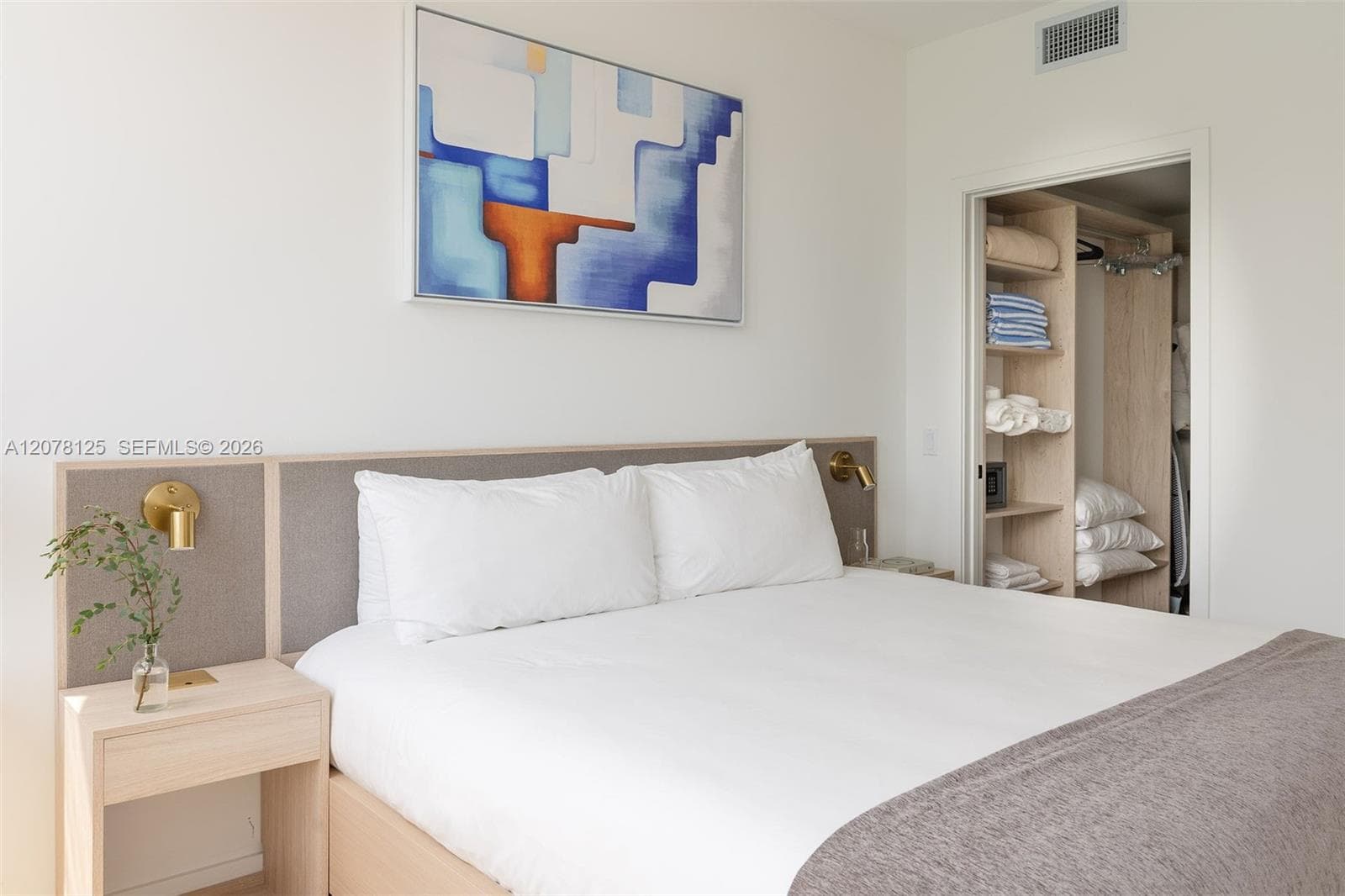 225 N Miami Ave # 2107, Miami FL 33128