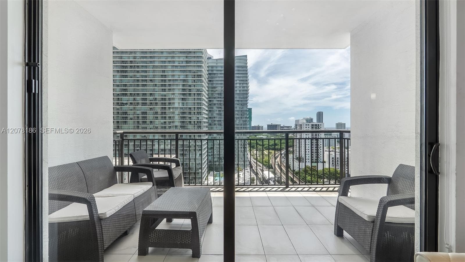 999 SW 1st Ave # 2004, Miami FL 33130