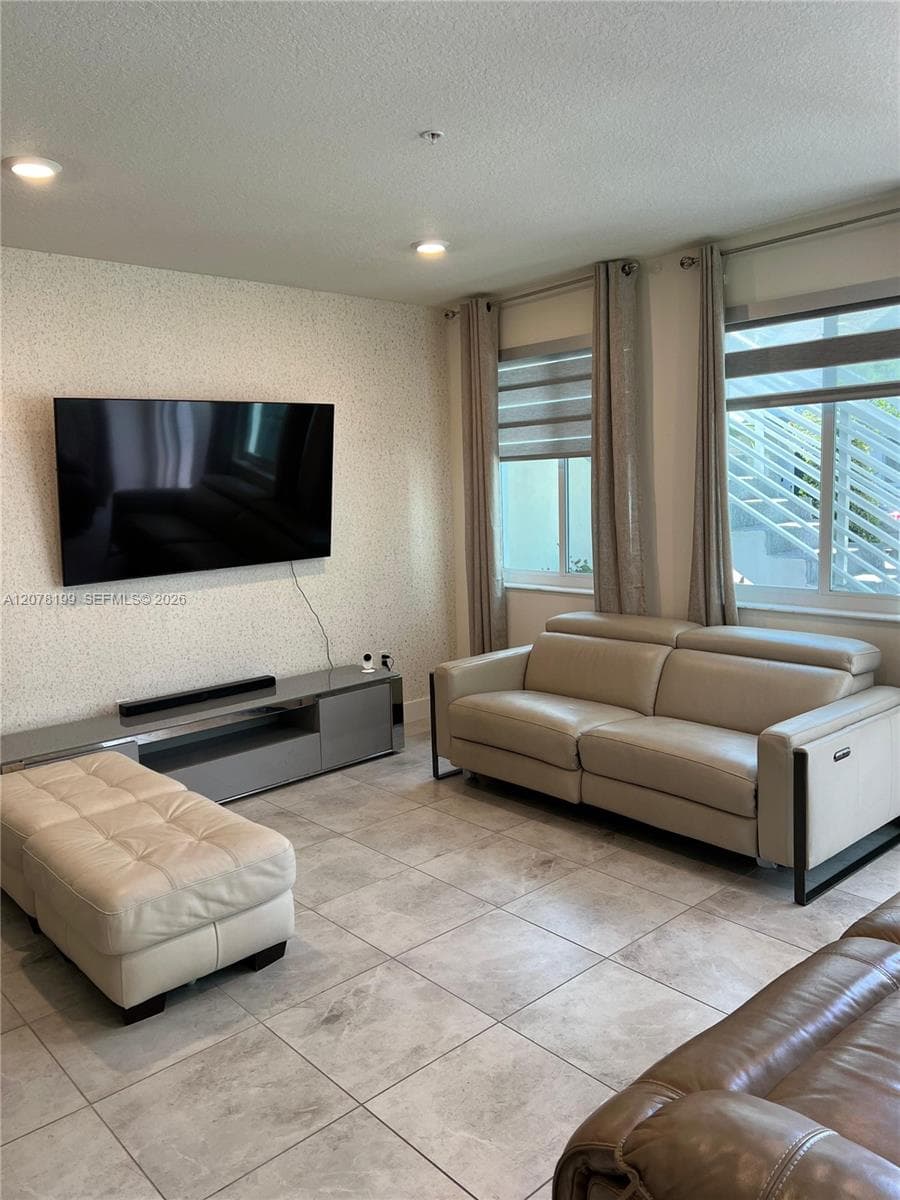 6421 NW 102nd Path # 101, Doral FL 33178