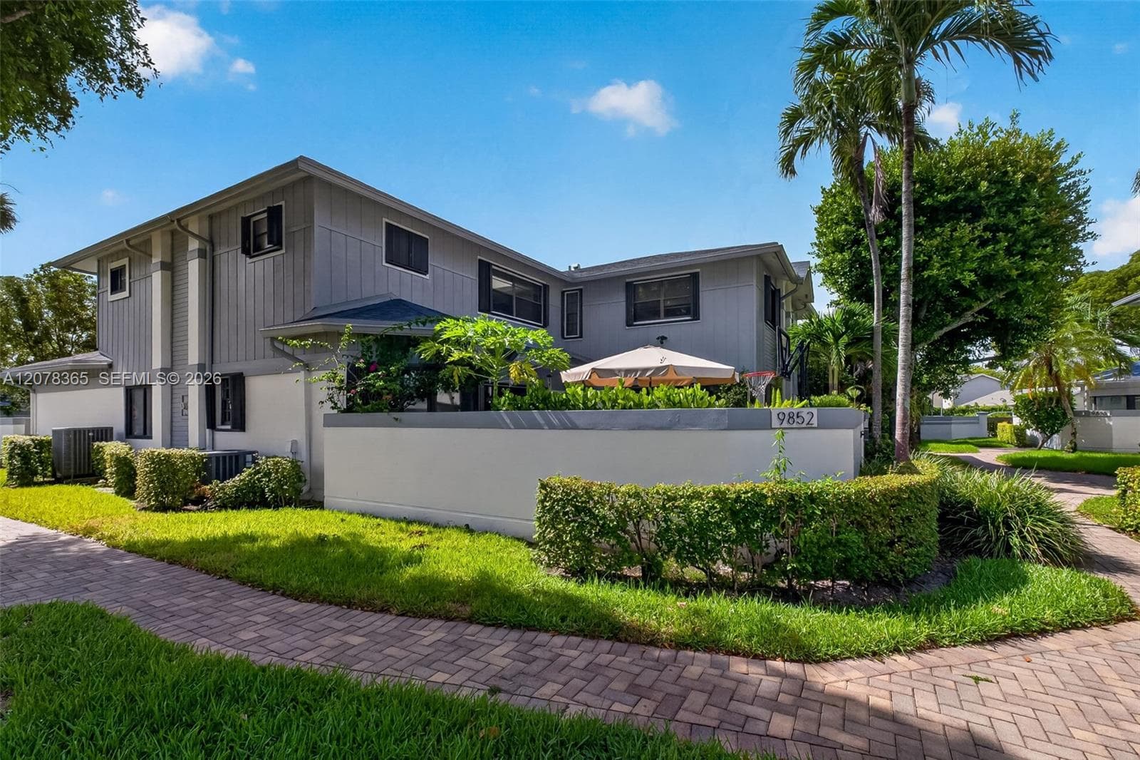 9852 NW 52nd Ter, Doral FL 33178