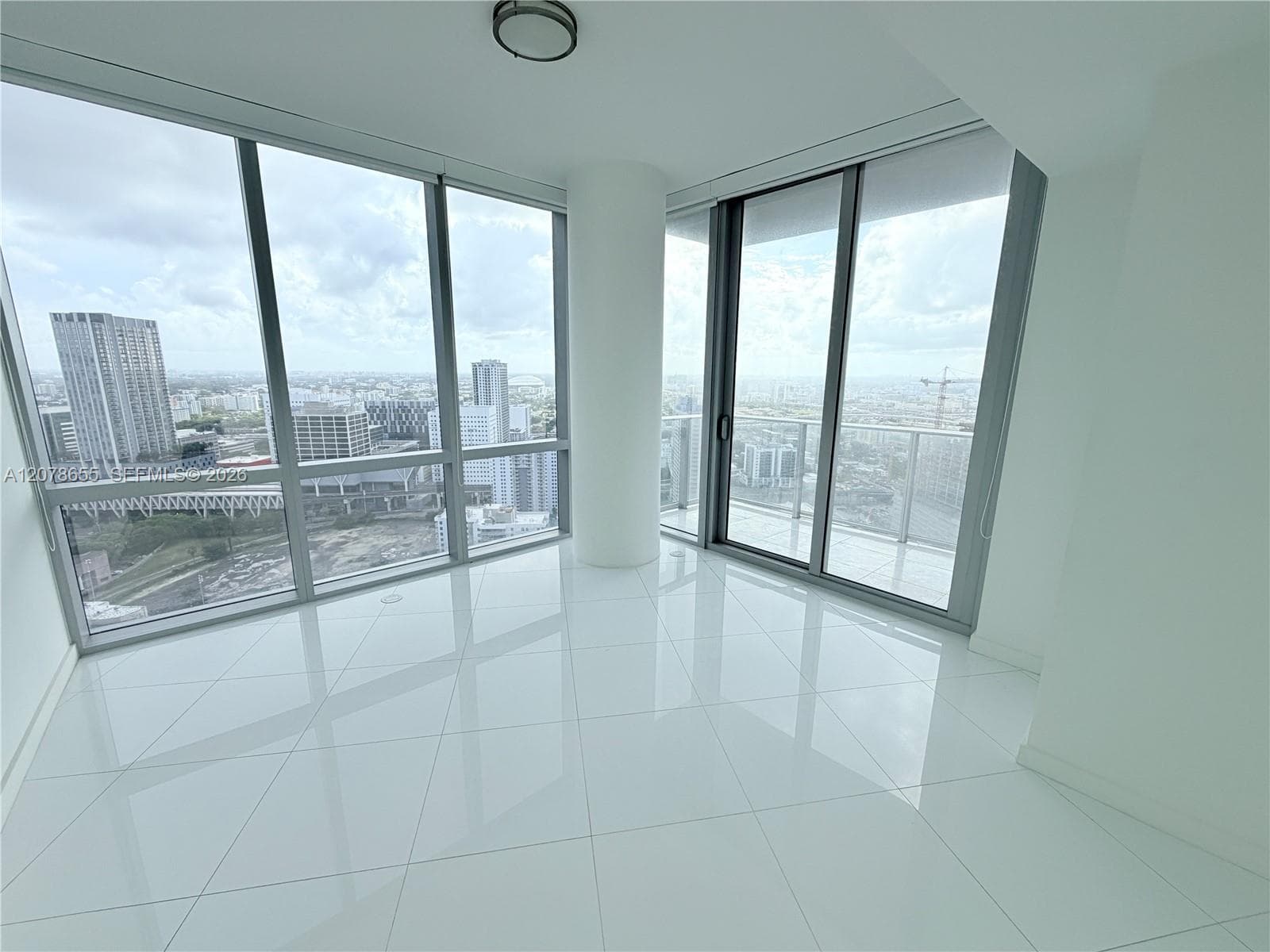 851 NE 1st Ave # 3202, Miami FL 33132