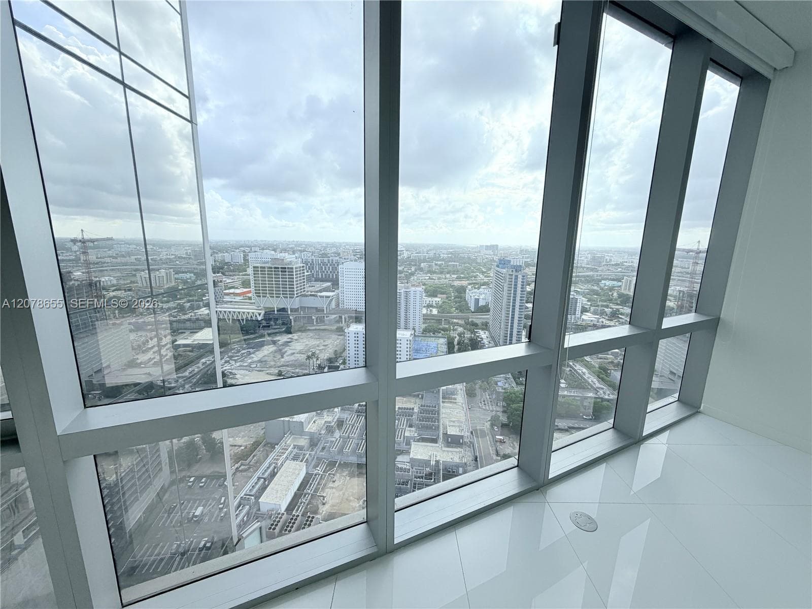 851 NE 1st Ave # 3202, Miami FL 33132