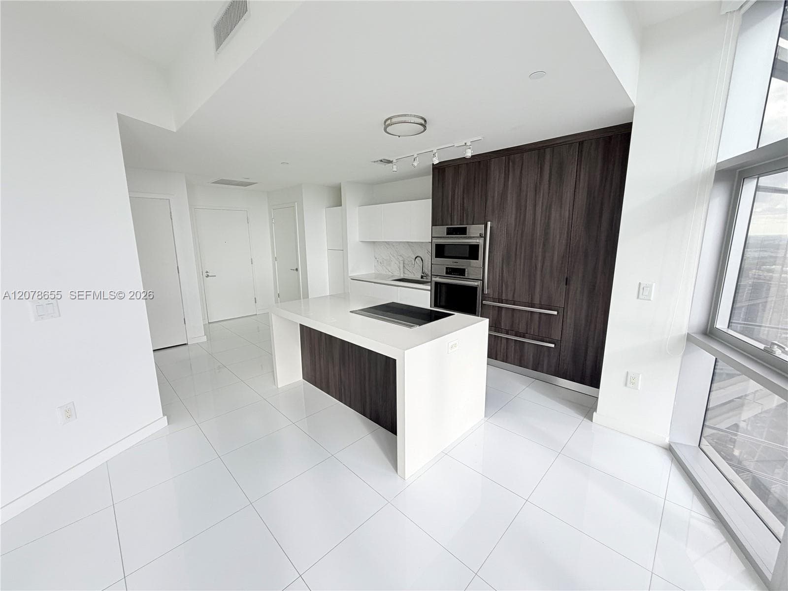 851 NE 1st Ave # 3202, Miami FL 33132