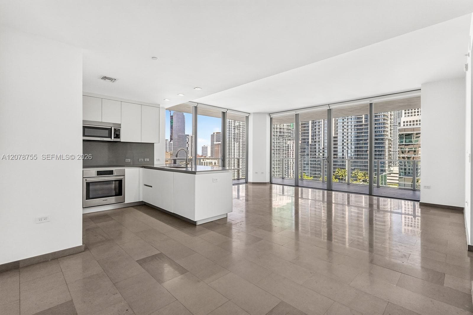 88 SW 7th St # 1511, Miami FL 33130