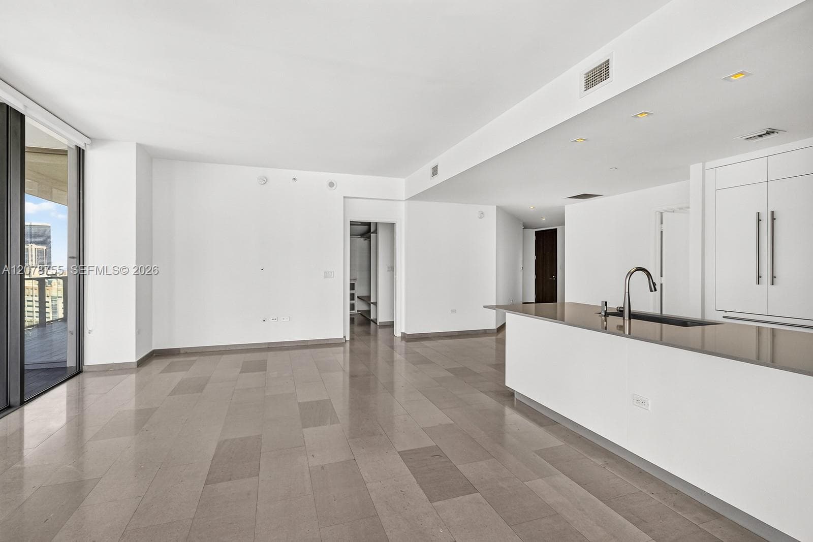 88 SW 7th St # 1511, Miami FL 33130