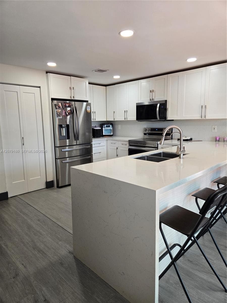 11464 NW 50th Ter, Doral FL 33178