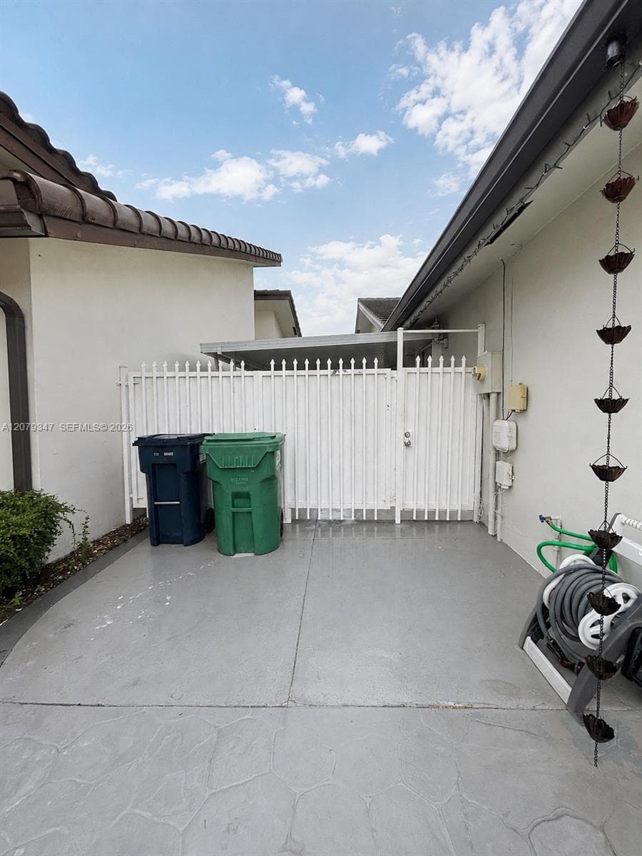 4939 SW 143rd Ave, Miami FL 33175