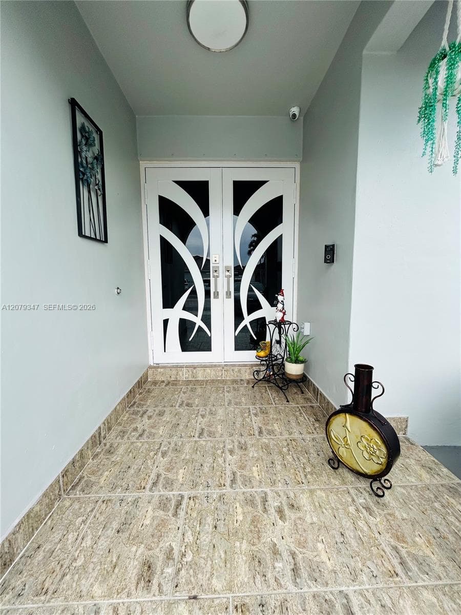 4939 SW 143rd Ave, Miami FL 33175