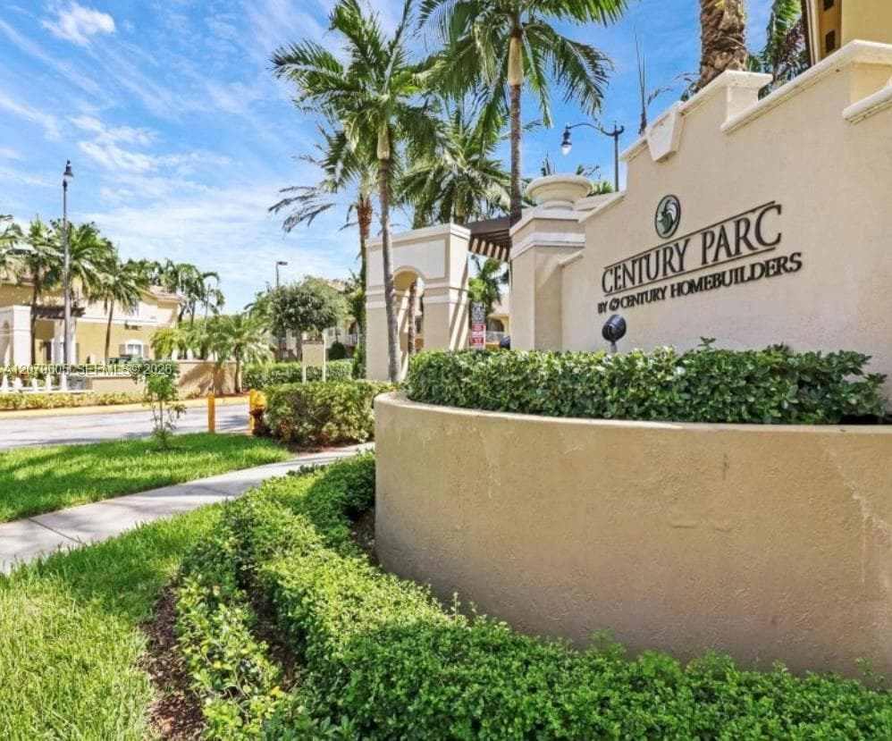 8956 W Flagler St # 208, Miami FL 33174