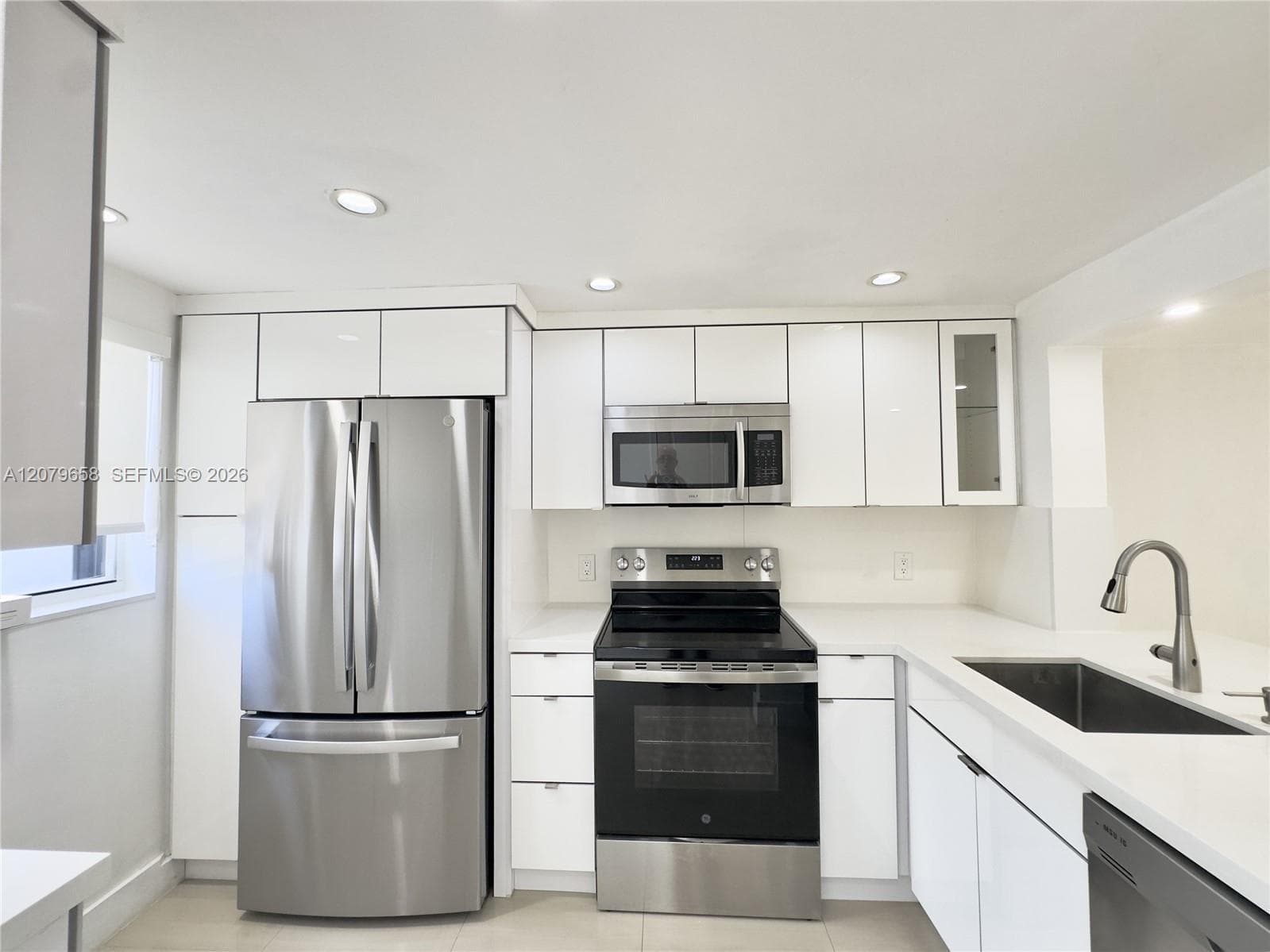 8010 SW 152nd Ave # 211, Miami FL 33193