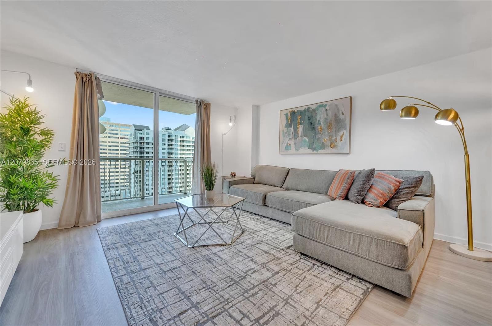1200 Brickell Bay Dr # 2904, Miami FL 33131