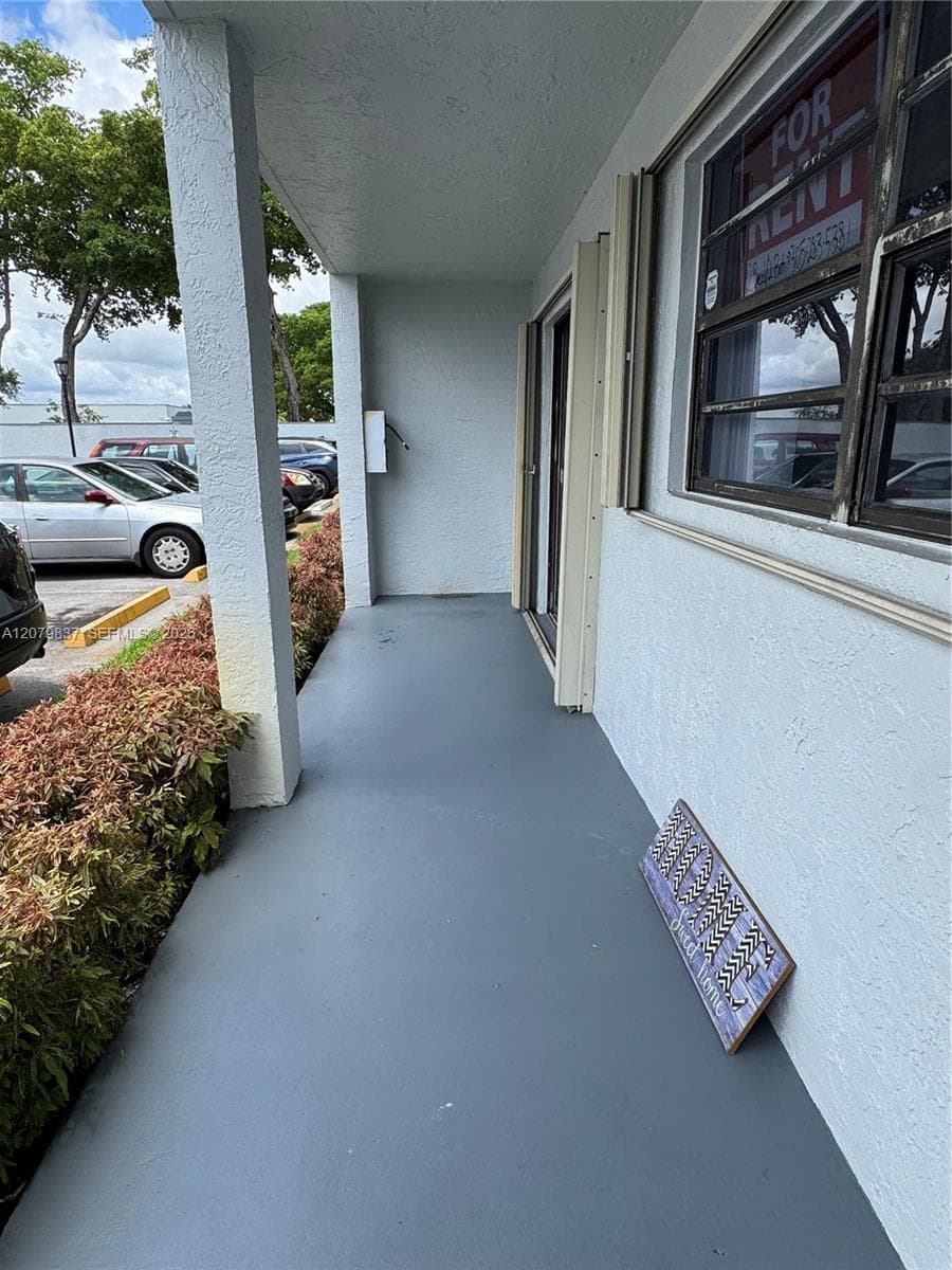 18224 Mediterranean Blvd # 17, Miami FL 33015