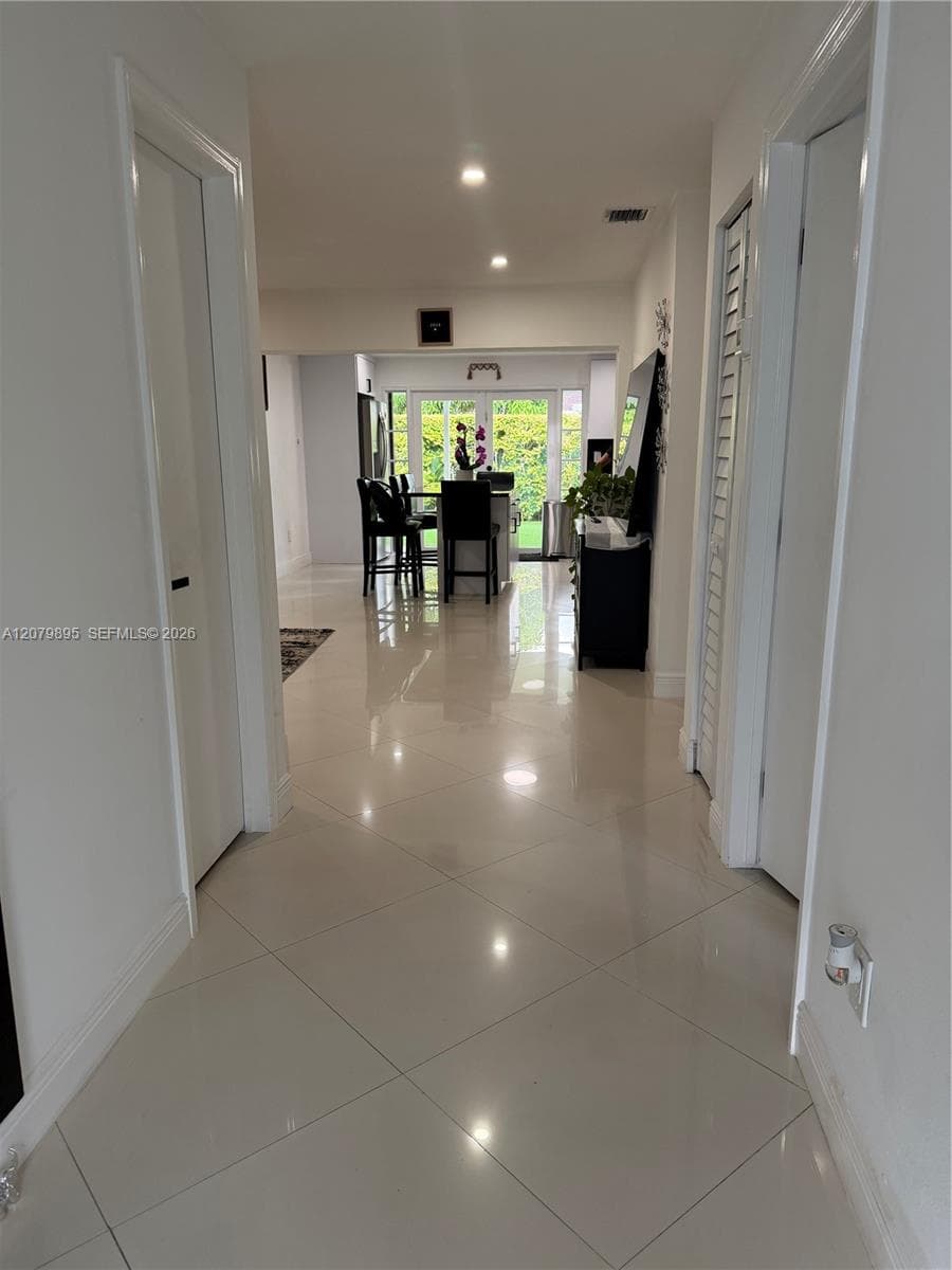 10411 SW 51st St, Miami FL 33165