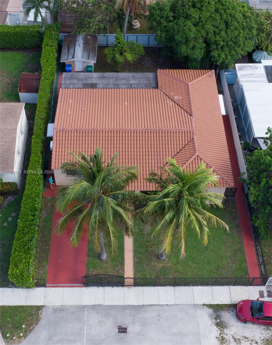 4051 NW 5th St, Miami FL 33126