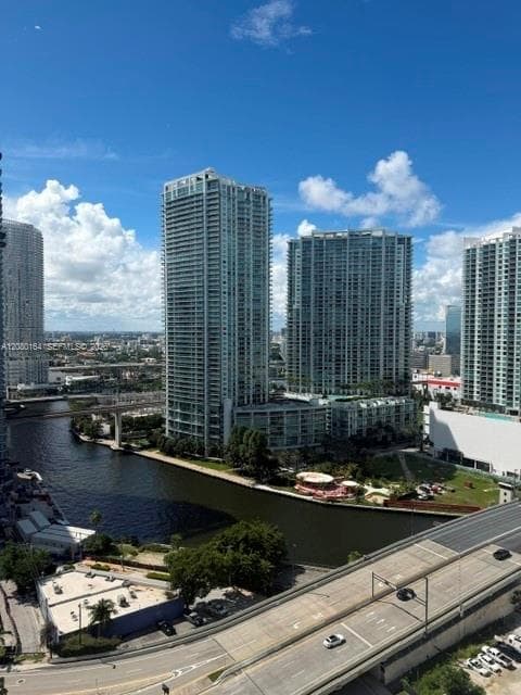 68 SE 6th St # 1912, Miami FL 33131