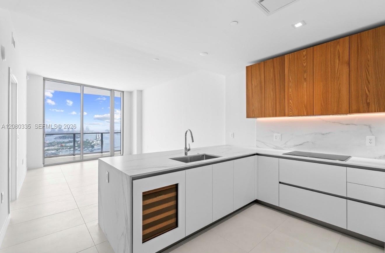 1400 biscayne # 3805, Miami FL 33132
