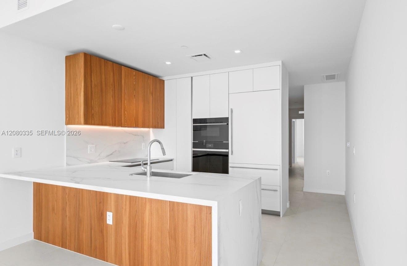 1400 biscayne # 3805, Miami FL 33132