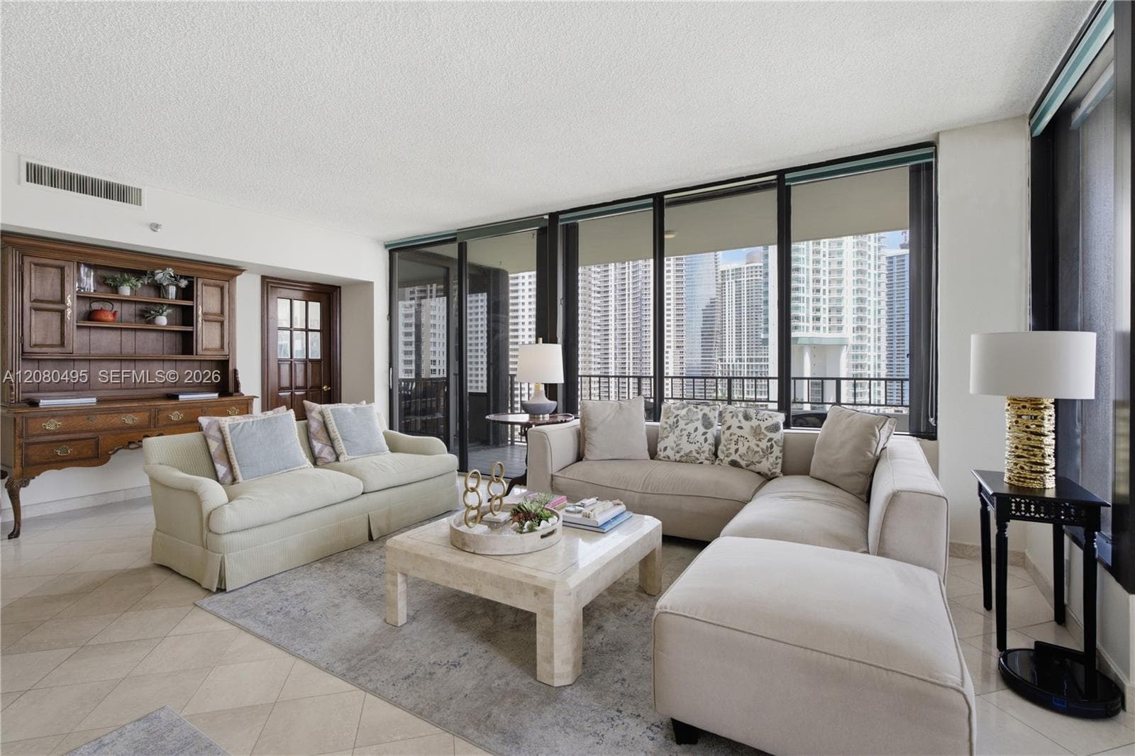 520 Brickell Key Dr # A1616, Miami FL 33131