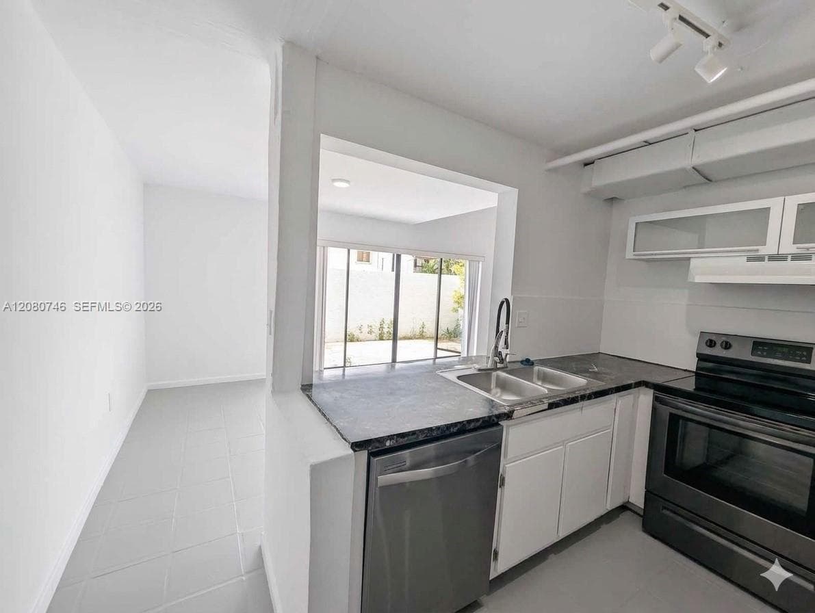 1311 SW 124th Ct, Miami FL 33184