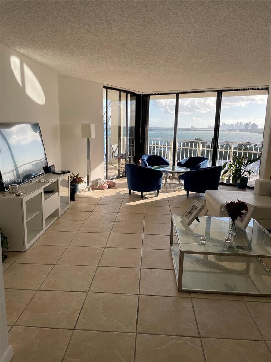4000 TOWERSIDE Terrace # 1104, Miami FL 33138