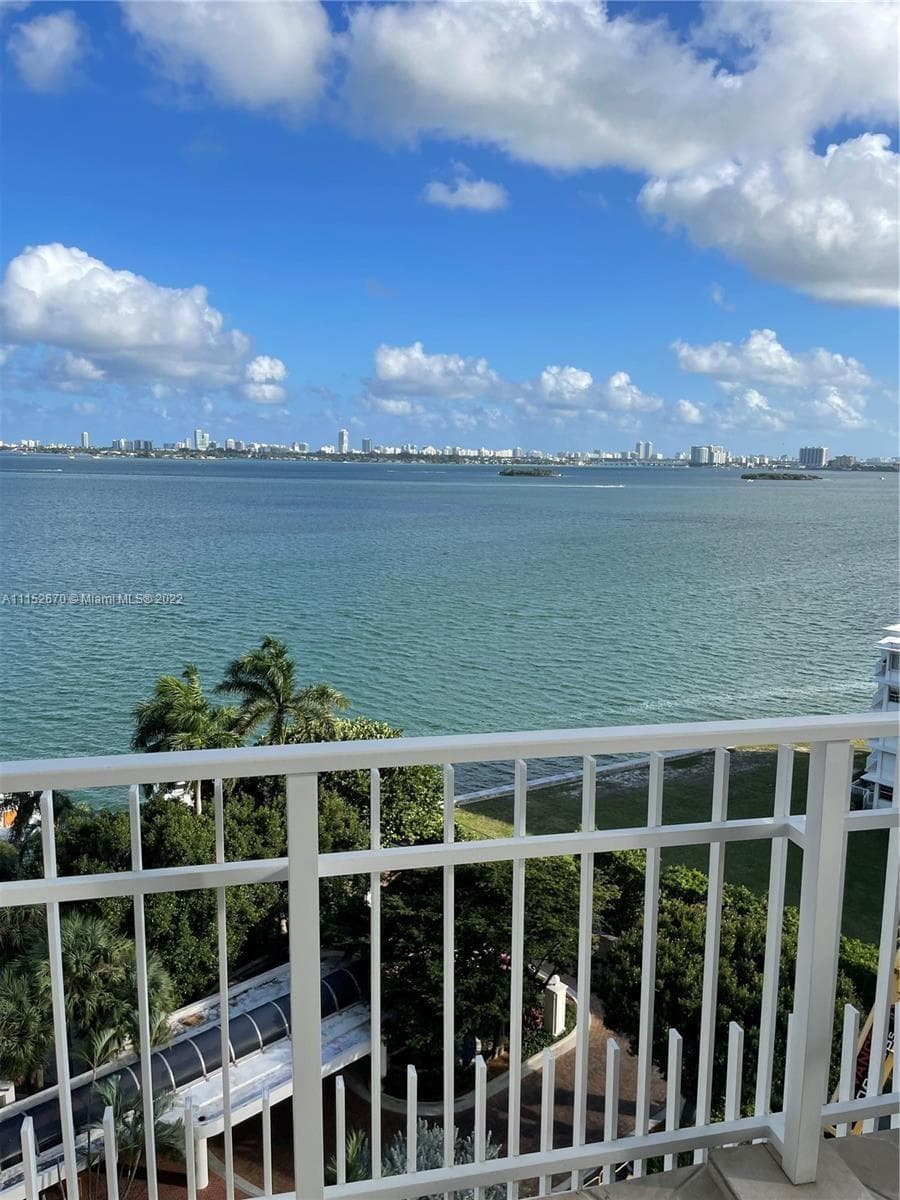 4000 TOWERSIDE Terrace # 1104, Miami FL 33138