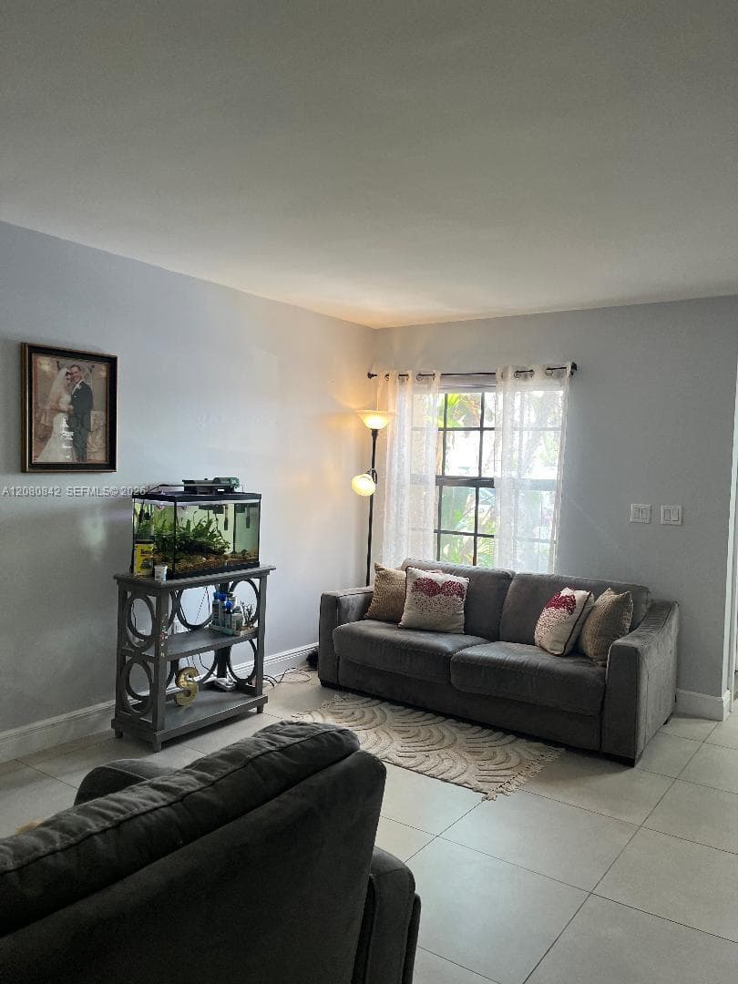 12277 SW 16th Ter # Y, Miami FL 33175