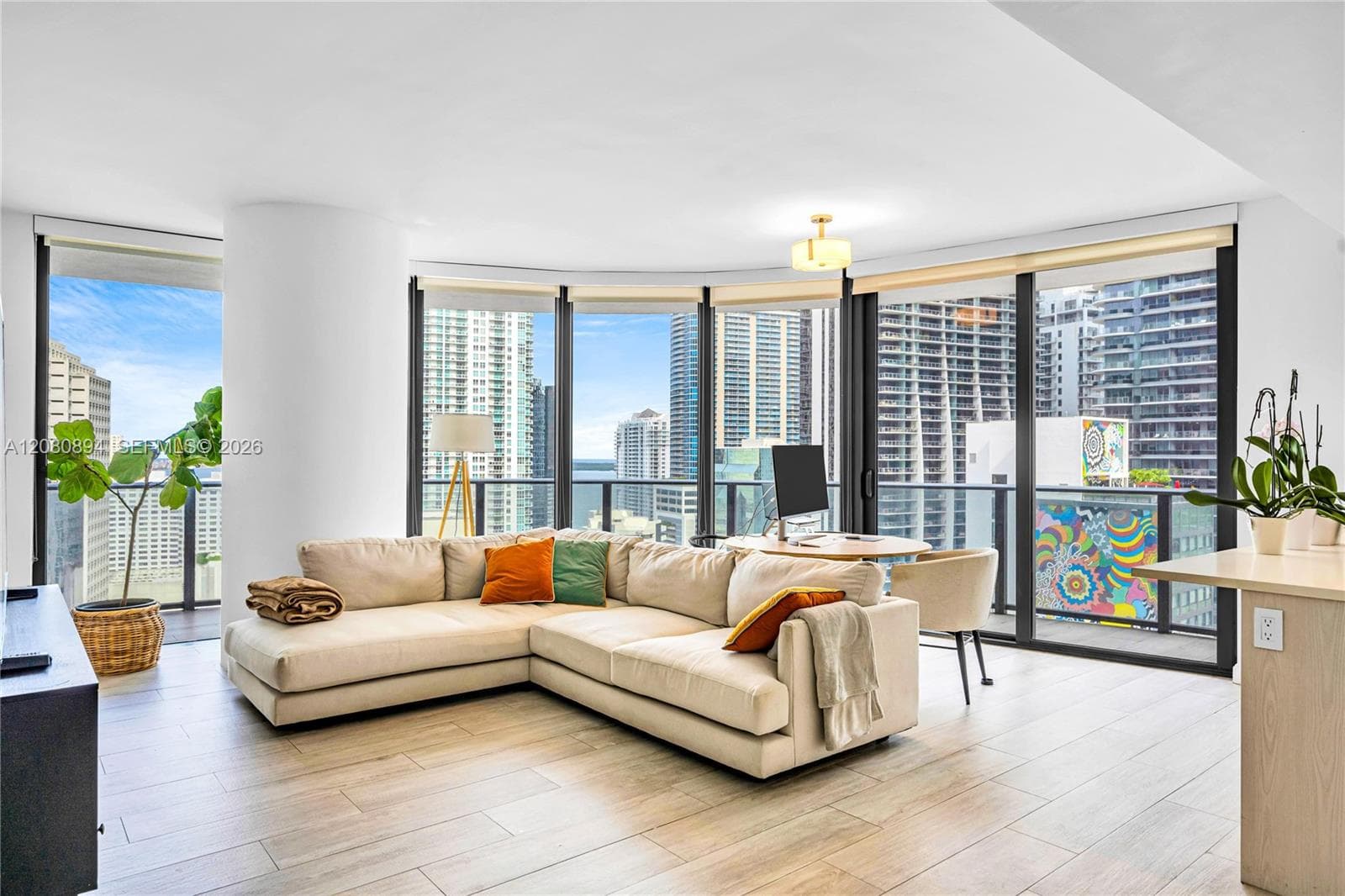45 SW 9th St # 2103, Miami FL 33130