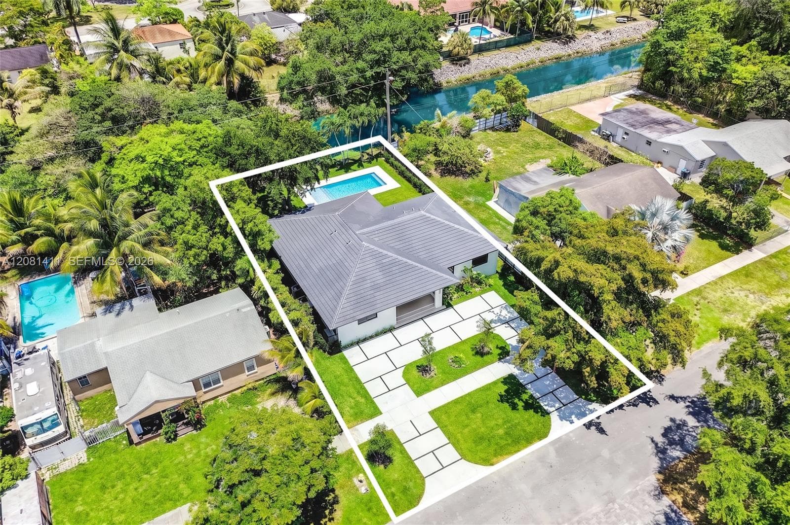 6853 S Waterway Dr, Miami FL 33155