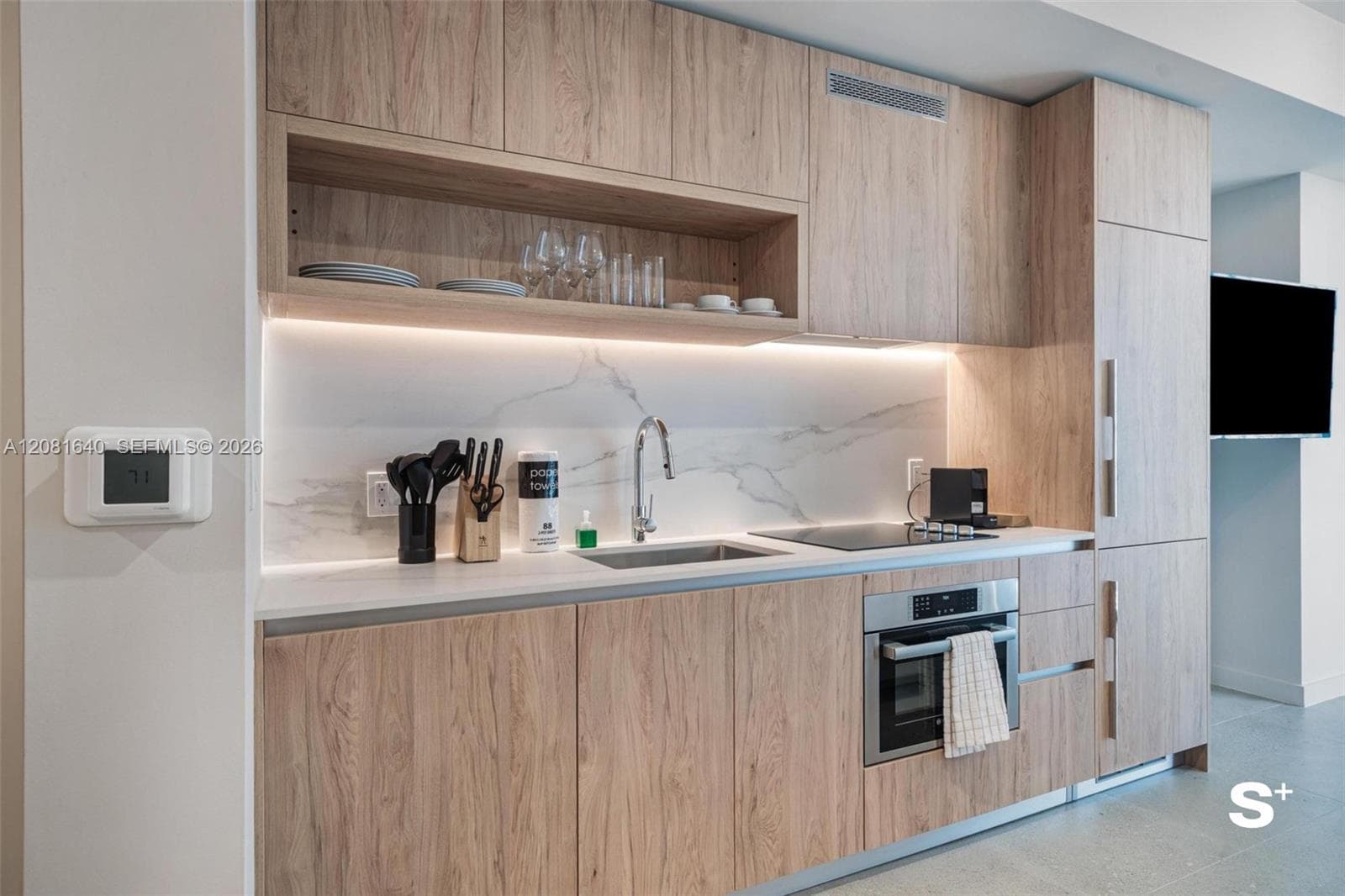 11 NE 6th St # 2206, Miami FL 33132