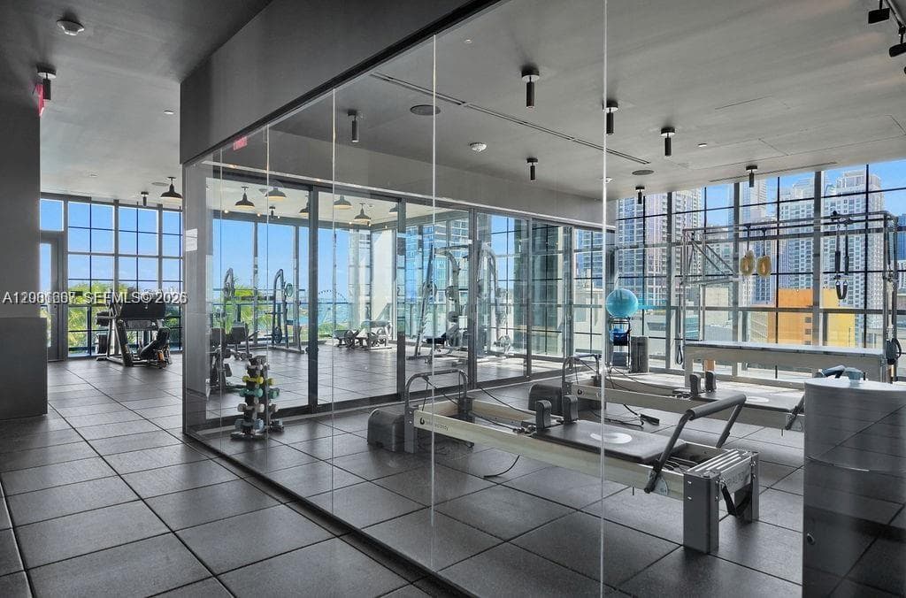 159 NE 6th # 2602, Miami FL 33132