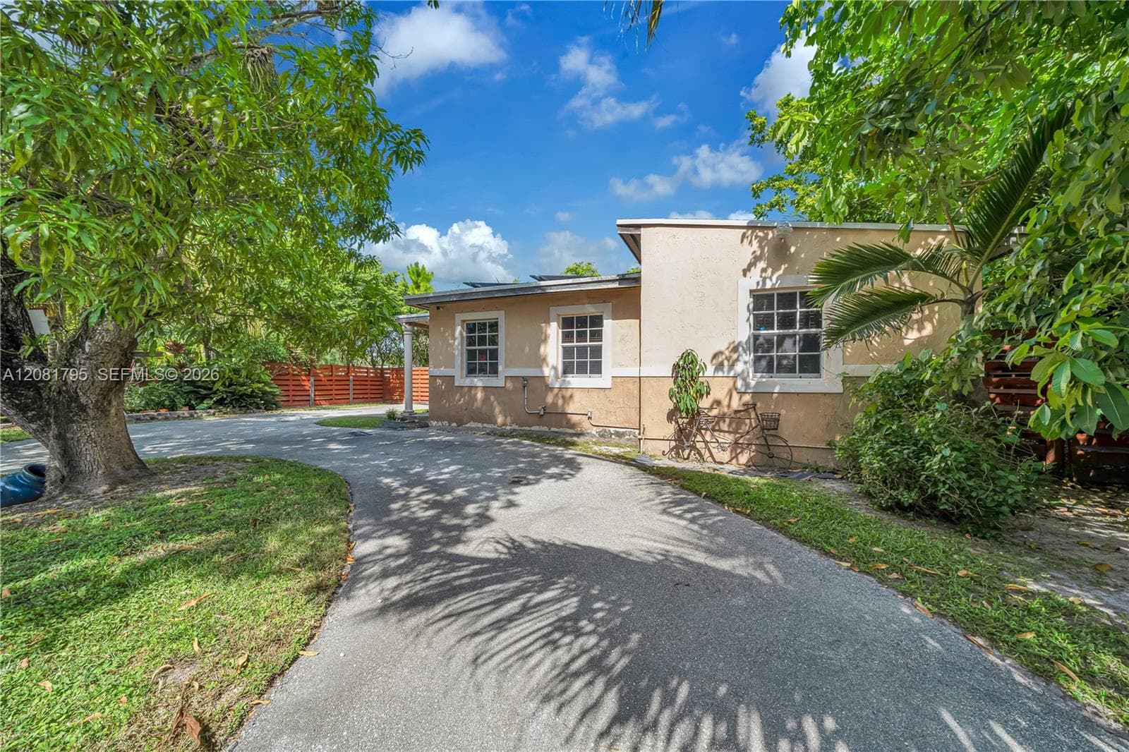 6401 SW 63rd Ct, South Miami FL 33143