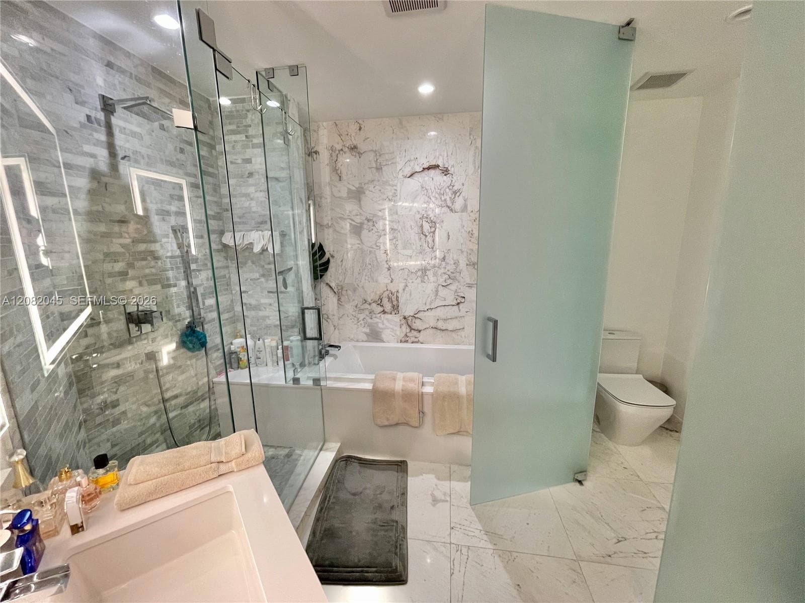 851 NE 1st Ave # 2605, Miami FL 33132