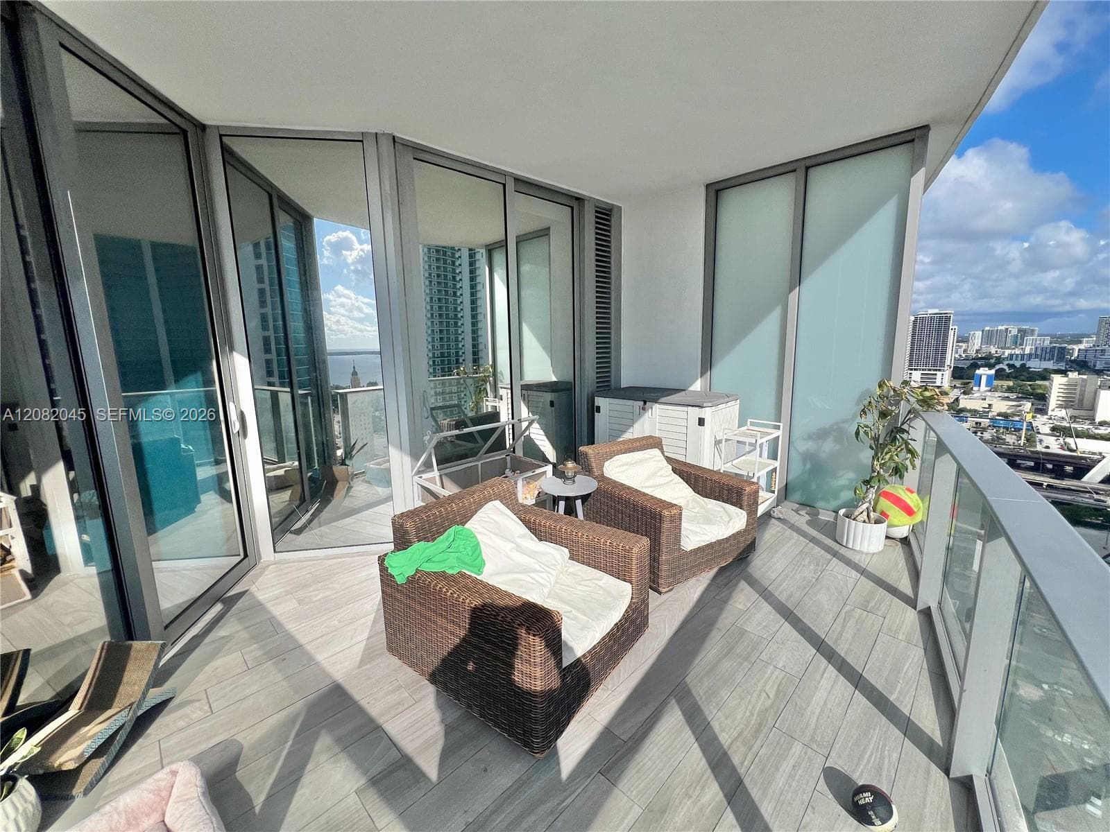 851 NE 1st Ave # 2605, Miami FL 33132