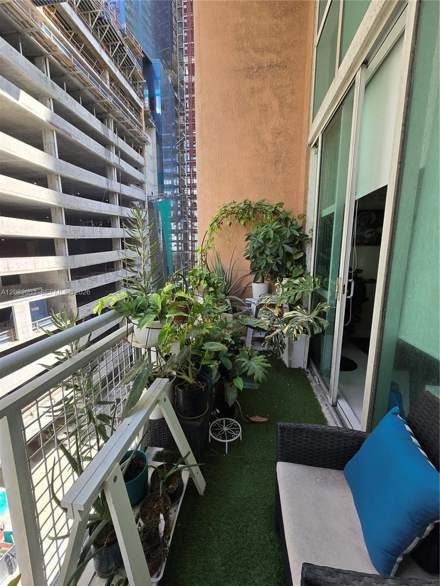 244 Biscayne Blvd # 652, Miami FL 33132