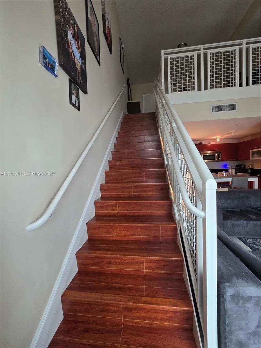 244 Biscayne Blvd # 652, Miami FL 33132