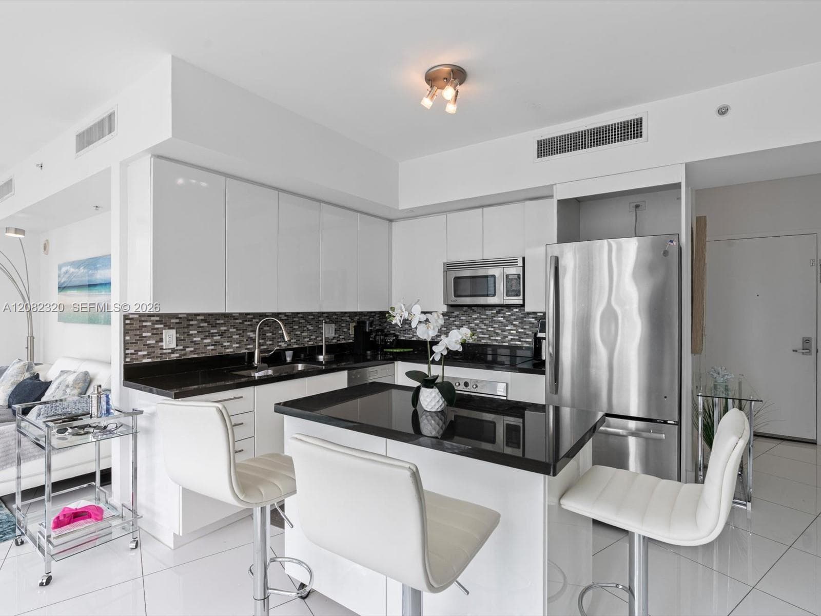 92 SW 3rd St # 3501, Miami FL 33130