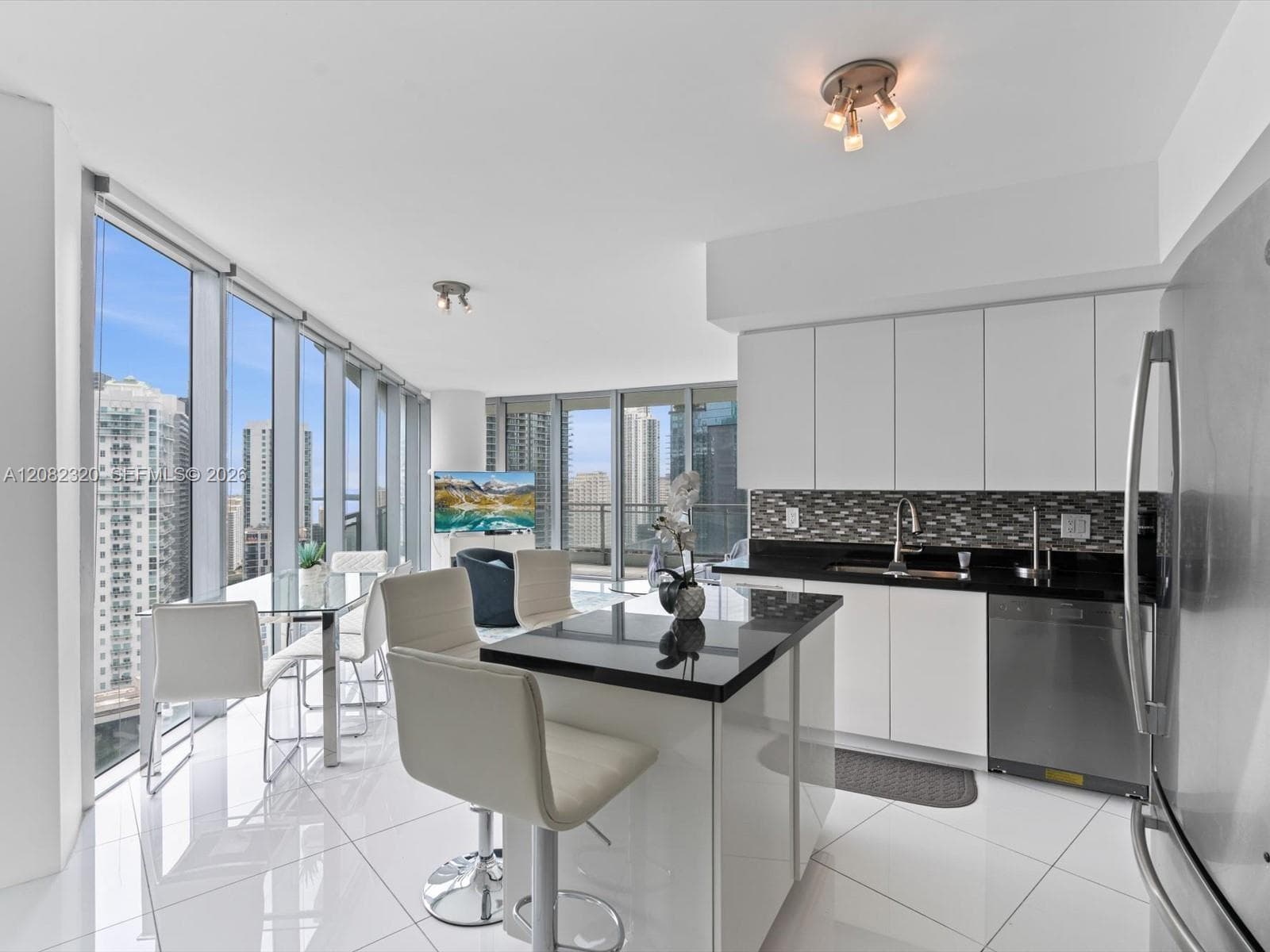 92 SW 3rd St # 3501, Miami FL 33130